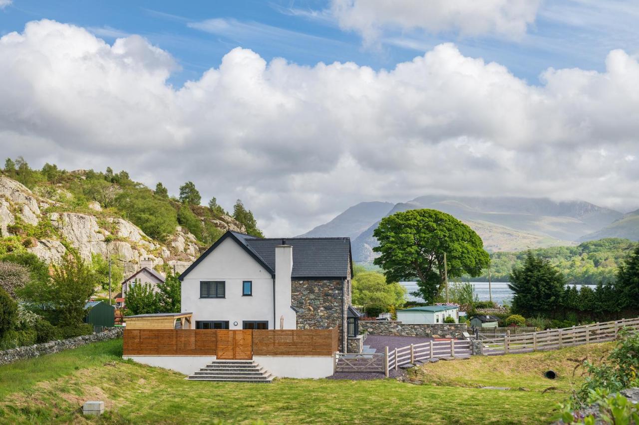 Arlyn, Padarn Lake Viewpoint In Snowdonia Caernarfon Exterior foto