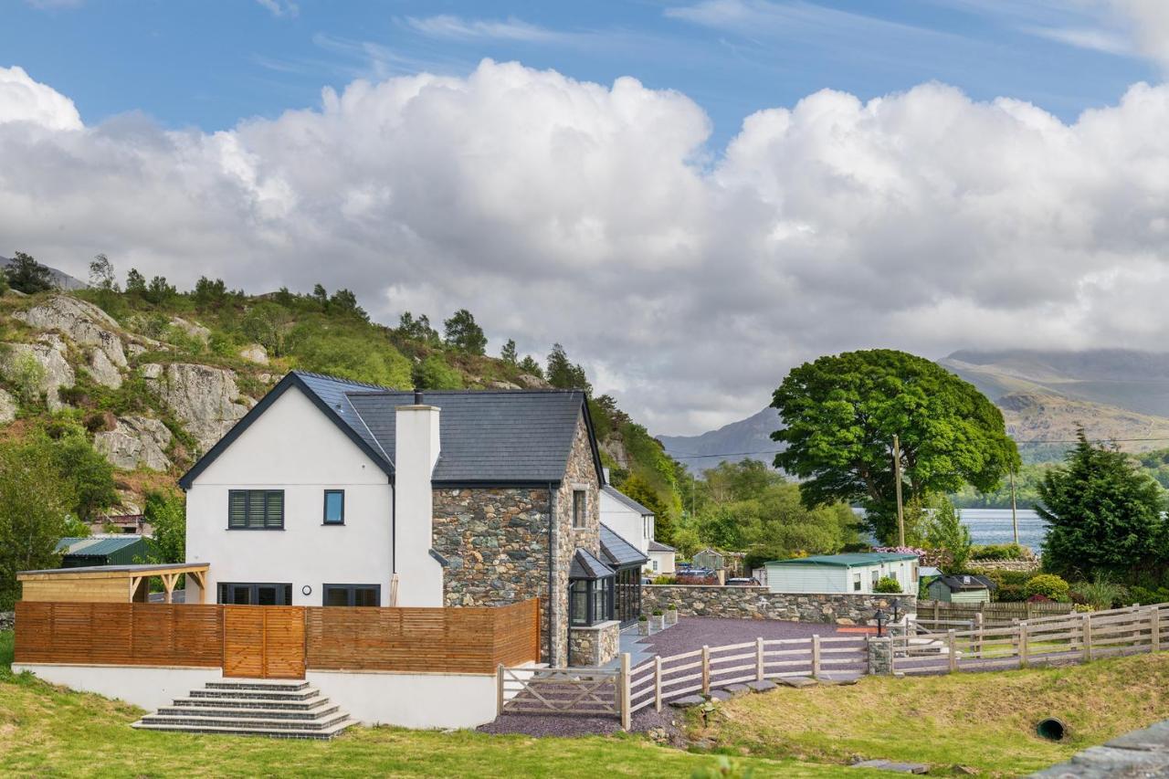 Arlyn, Padarn Lake Viewpoint In Snowdonia Caernarfon Exterior foto